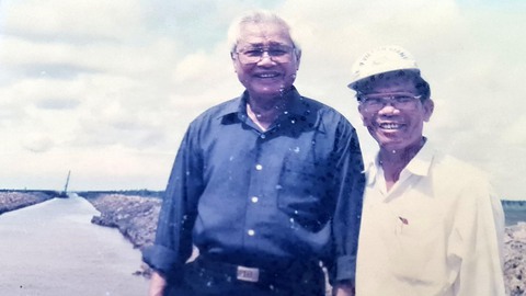 Ông Sáu Dân - Những kỷ niệm thương quý không quên - Kỳ 3: Nặng lòng với ruộng đồng, mồ hôi nông dân - Ảnh 1. Ông Sáu Dân - Những kỷ niệm thương quý không quên - Kỳ 3: Nặng lòng với ruộng đồng, mồ hôi nông dân - Ảnh 1.