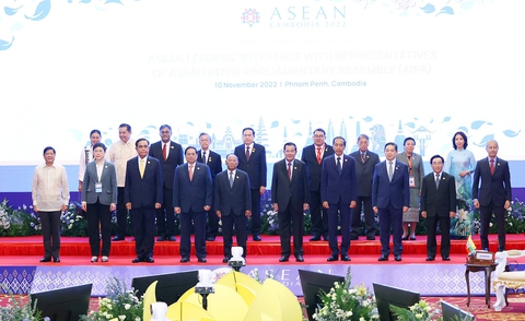 ASEAN trước thách thức cạnh tranh Mỹ - Trung - Ảnh 1. ASEAN trước thách thức cạnh tranh Mỹ - Trung - Ảnh 1.