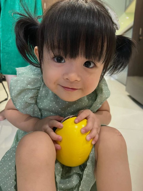 Phát hiện loạt ảnh con gái Trương Mỹ Nhân giống ba đến ngỡ ngàng - Ảnh 3. Phát hiện loạt ảnh con gái Trương Mỹ Nhân giống ba đến ngỡ ngàng - Ảnh 3.