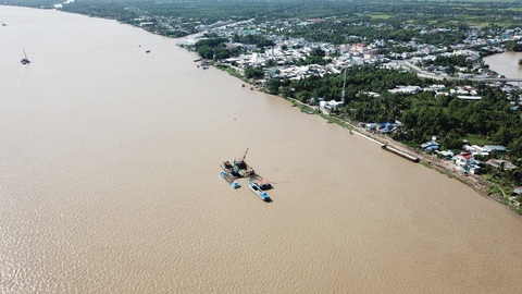 Nhiều địa phương lo thiếu cát làm cao tốc Châu Đốc - Cần Thơ - Sóc Trăng - Ảnh 1. Nhiều địa phương lo thiếu cát làm cao tốc Châu Đốc - Cần Thơ - Sóc Trăng - Ảnh 1.