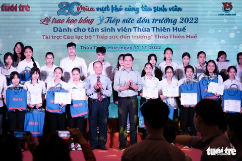 Em sẽ không bỏ học, dù cuộc sống khó khăn đến thế nào - Ảnh 12. Em sẽ không bỏ học, dù cuộc sống khó khăn đến thế nào - Ảnh 12.
