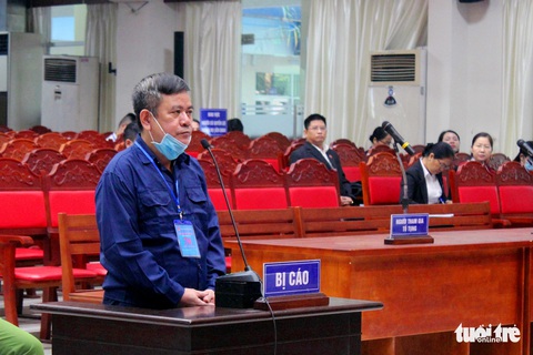 Đội trưởng chống buôn lậu nhận có tội khi xài tiền người hối lộ để trong nhà - Ảnh 1. Đội trưởng chống buôn lậu nhận có tội khi xài tiền người hối lộ để trong nhà - Ảnh 1.