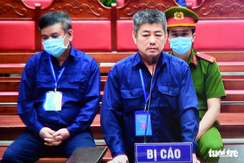 Đội trưởng chống buôn lậu nhận có tội khi xài tiền người hối lộ để trong nhà - Ảnh 2. Đội trưởng chống buôn lậu nhận có tội khi xài tiền người hối lộ để trong nhà - Ảnh 2.