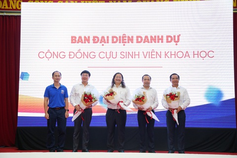 Tổ chức Đại hội cộng đồng cựu sinh viên khoa học lần thứ I - Ảnh 1. Tổ chức Đại hội cộng đồng cựu sinh viên khoa học lần thứ I - Ảnh 1.