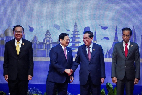 ASEAN cần củng cố đoàn kết, tự cường - Ảnh 1. ASEAN cần củng cố đoàn kết, tự cường - Ảnh 1.