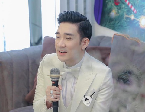 Xem - nghe cuối tuần: Ca sĩ Trần Thu Hà xúc động nói về gia đình; 12 bà mụ mở màn Nhà hát Thanh Niên - Ảnh 3. Xem - nghe cuối tuần: Ca sĩ Trần Thu Hà xúc động nói về gia đình; 12 bà mụ mở màn Nhà hát Thanh Niên - Ảnh 3.