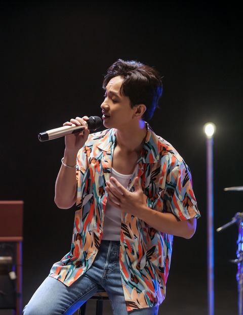 Hoàng Dũng, Amee và Grey D tấn công hit Em về tinh khôi của Hà Trần - Ảnh 5. Hoàng Dũng, Amee và Grey D tấn công hit Em về tinh khôi của Hà Trần - Ảnh 5.