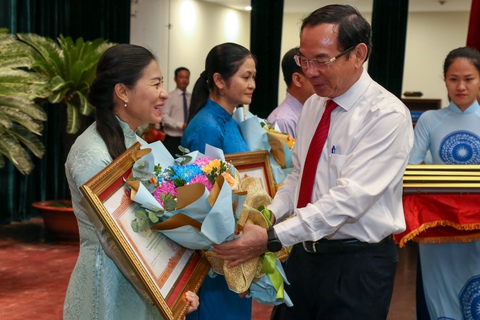 Bí thư Nguyễn Văn Nên: Tạo thêm nhiều kênh thông tin để lắng nghe ý kiến người dân - Ảnh 1. Bí thư Nguyễn Văn Nên: Tạo thêm nhiều kênh thông tin để lắng nghe ý kiến người dân - Ảnh 1.