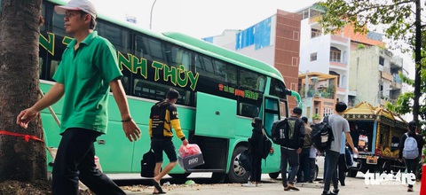 Sở Giao thông vận tải TP.HCM đã điểm danh nhưng xe dù, bến cóc vẫn nhởn nhơ - Ảnh 2. Sở Giao thông vận tải TP.HCM đã điểm danh nhưng xe dù, bến cóc vẫn nhởn nhơ - Ảnh 2.