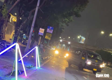 Bến cũ bị dẹp, Thành Bưởi lập ngay bến cóc mới, trêu ngươi cơ quan chức năng - Ảnh 3. Bến cũ bị dẹp, Thành Bưởi lập ngay bến cóc mới, trêu ngươi cơ quan chức năng - Ảnh 3.