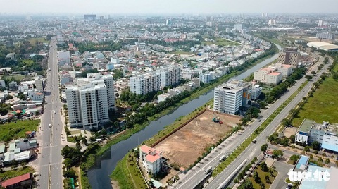 Tin sáng 12-11: TP.HCM đề xuất tăng mức phạt vi phạm giao thông; Không mua vé tàu Tết qua trung gian - Ảnh 1. Tin sáng 12-11: TP.HCM đề xuất tăng mức phạt vi phạm giao thông; Không mua vé tàu Tết qua trung gian - Ảnh 1.