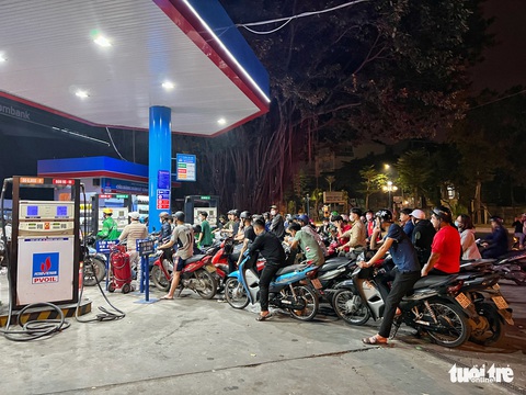 Điều hành giá xăng dầu nhìn từ hiện tượng cây xăng cục gạch - Ảnh 1. Điều hành giá xăng dầu nhìn từ hiện tượng cây xăng cục gạch - Ảnh 1.