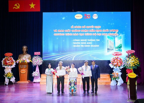 HUFLIT tiếp tục có thêm 3 ngành đạt chuẩn kiểm định chất lượng đào tạo - Ảnh 1. HUFLIT tiếp tục có thêm 3 ngành đạt chuẩn kiểm định chất lượng đào tạo - Ảnh 1.