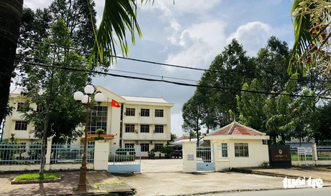 Phó chánh án tỉnh Bạc Liêu nhận 100 triệu để chuyển 6 tháng tù giam thành 6 tháng tù treo - Ảnh 1. Phó chánh án tỉnh Bạc Liêu nhận 100 triệu để chuyển 6 tháng tù giam thành 6 tháng tù treo - Ảnh 1.