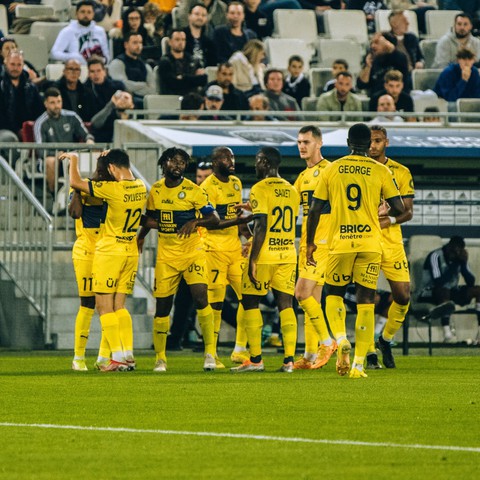 Quang Hải ngồi ghế dự bị, Pau FC có trận hòa trên sân khách - Ảnh 1. Quang Hải ngồi ghế dự bị, Pau FC có trận hòa trên sân khách - Ảnh 1.