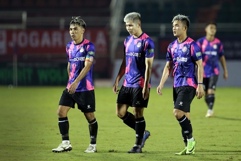 Nỗi buồn bơ vơ của cầu thủ CLB Sài Gòn - Ảnh 1. Nỗi buồn bơ vơ của cầu thủ CLB Sài Gòn - Ảnh 1.