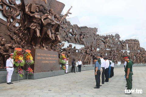Lãnh đạo TP.HCM tham dự Ngày hội đại đoàn kết dân tộc năm 2022 - Ảnh 4. Lãnh đạo TP.HCM tham dự Ngày hội đại đoàn kết dân tộc năm 2022 - Ảnh 4.