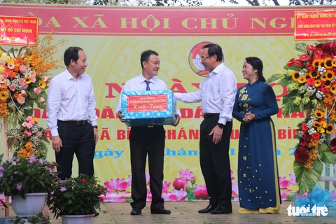 Lãnh đạo TP.HCM tham dự Ngày hội đại đoàn kết dân tộc năm 2022 - Ảnh 6. Lãnh đạo TP.HCM tham dự Ngày hội đại đoàn kết dân tộc năm 2022 - Ảnh 6.