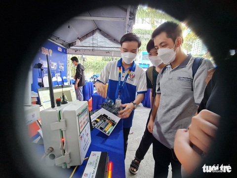 Sân chơi công nghệ đầy sáng tạo của sinh viên ở TP.HCM - Ảnh 5. Sân chơi công nghệ đầy sáng tạo của sinh viên ở TP.HCM - Ảnh 5.