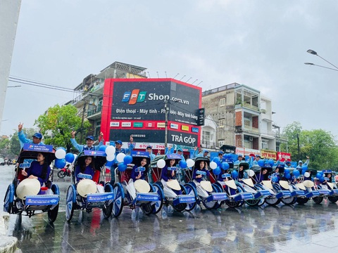 FPT hỗ trợ người dân Thừa Thiên Huế thanh toán không dùng tiền mặt qua ứng dụng Hue-S - Ảnh 2. FPT hỗ trợ người dân Thừa Thiên Huế thanh toán không dùng tiền mặt qua ứng dụng Hue-S - Ảnh 2.