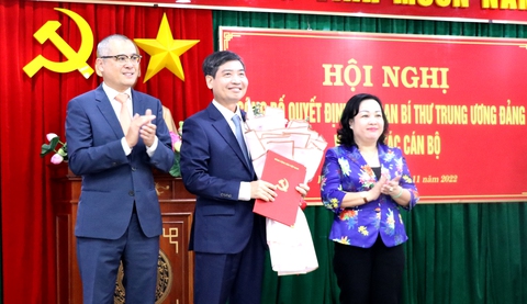 Thứ trưởng Bộ Tài chính Tạ Anh Tuấn giữ chức phó bí thư Tỉnh ủy Phú Yên - Ảnh 2. Thứ trưởng Bộ Tài chính Tạ Anh Tuấn giữ chức phó bí thư Tỉnh ủy Phú Yên - Ảnh 2.