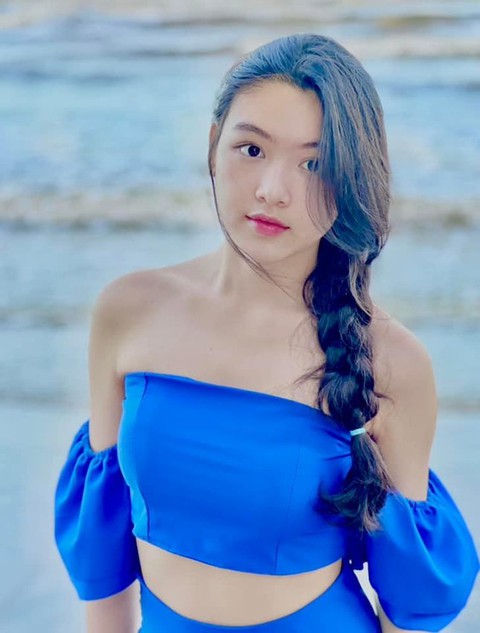 Lọ Lem nhà MC Quyền Linh khoe sắc hoa hậu tương lai qua ảnh chụp vội của mẹ - Ảnh 2. Lọ Lem nhà MC Quyền Linh khoe sắc hoa hậu tương lai qua ảnh chụp vội của mẹ - Ảnh 2.