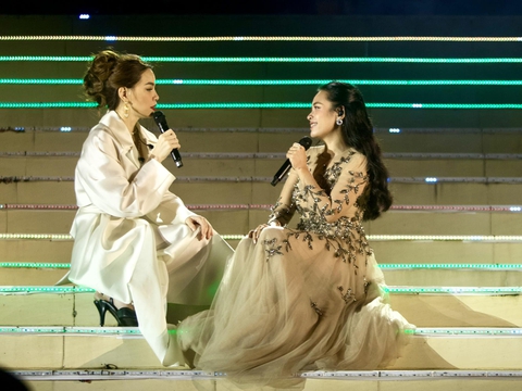Love Songs - Love Vietnam đầu tiên của Hồ Ngọc Hà diễn ra trong đêm mưa Đà Lạt - Ảnh 4. Love Songs - Love Vietnam đầu tiên của Hồ Ngọc Hà diễn ra trong đêm mưa Đà Lạt - Ảnh 4.