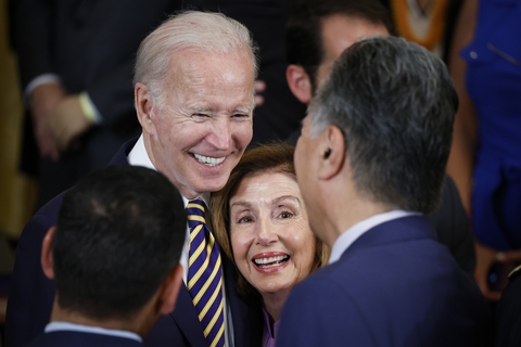 Bà Pelosi ủng hộ ông Biden tái tranh cử vào năm 2024 - Ảnh 1. Bà Pelosi ủng hộ ông Biden tái tranh cử vào năm 2024 - Ảnh 1.