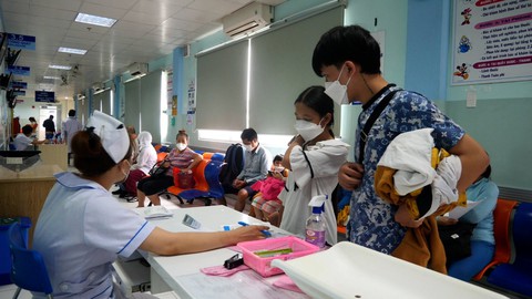 Sở Y tế TP.HCM đề xuất 6 kiến nghị gỡ khó cho các bệnh viện công lập tự chủ - Ảnh 1. Sở Y tế TP.HCM đề xuất 6 kiến nghị gỡ khó cho các bệnh viện công lập tự chủ - Ảnh 1.