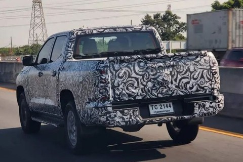 Mitsubishi Triton đời mới chạy thử tại Thái Lan, ngày về Việt Nam không còn xa - Ảnh 2. Mitsubishi Triton đời mới chạy thử tại Thái Lan, ngày về Việt Nam không còn xa - Ảnh 2.