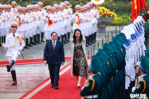 Thủ tướng Phạm Minh Chính đón và hội đàm với Thủ tướng New Zealand Jacinda Ardern - Ảnh 2. Thủ tướng Phạm Minh Chính đón và hội đàm với Thủ tướng New Zealand Jacinda Ardern - Ảnh 2.