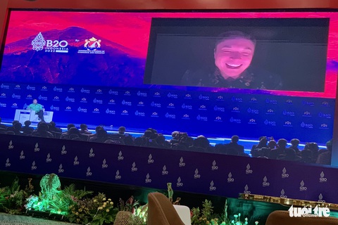 Ông Musk mặt đỏ rực trong bóng tối nói về người ngoài hành tinh tại G20 - Ảnh 1. Ông Musk mặt đỏ rực trong bóng tối nói về người ngoài hành tinh tại G20 - Ảnh 1.