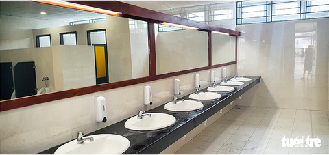 Trường công lập ở TP.HCM có nhà vệ sinh đẹp như khách sạn - Ảnh 5. Trường công lập ở TP.HCM có nhà vệ sinh đẹp như khách sạn - Ảnh 5.