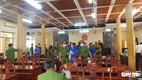 Lại hoãn xử vụ ‘trùm buôn lậu’ vận chuyển 470.000 USD vì có tình tiết mới - Ảnh 1. Lại hoãn xử vụ ‘trùm buôn lậu’ vận chuyển 470.000 USD vì có tình tiết mới - Ảnh 1.
