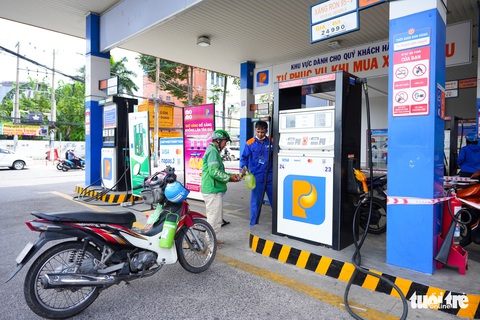Phải chấm dứt bất ổn về xăng dầu - Ảnh 3. Phải chấm dứt bất ổn về xăng dầu - Ảnh 3.