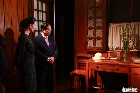 Thủ tướng Phạm Minh Chính hái bưởi Diễn tặng Thủ tướng New Zealand Jacinda Ardern - Ảnh 1. Thủ tướng Phạm Minh Chính hái bưởi Diễn tặng Thủ tướng New Zealand Jacinda Ardern - Ảnh 1.