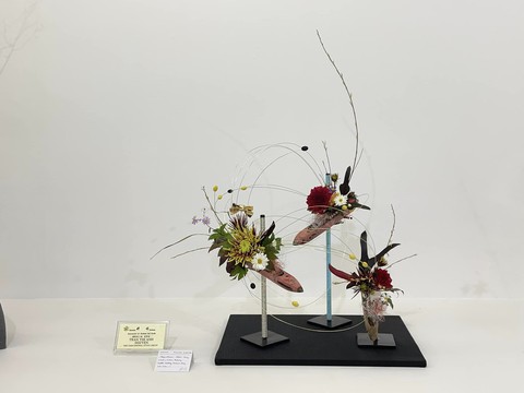 Ngắm những tác phẩm Ikebana Việt Nam lần đầu dự triển lãm tại Nhật Bản - Ảnh 1. Ngắm những tác phẩm Ikebana Việt Nam lần đầu dự triển lãm tại Nhật Bản - Ảnh 1.