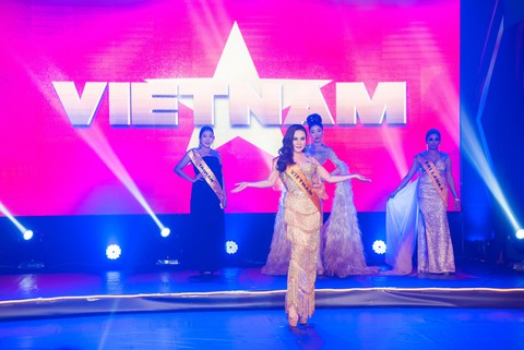 Diễn viên Về nhà đi con lộng lẫy đăng quang Mrs Grand International 2022 - Ảnh 1. Diễn viên Về nhà đi con lộng lẫy đăng quang Mrs Grand International 2022 - Ảnh 1.
