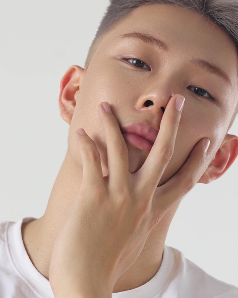 Nam ca sĩ Việt đạt chuẩn Kpop khoe tài sáng tác trong ca khúc mới - Ảnh 4. Nam ca sĩ Việt đạt chuẩn Kpop khoe tài sáng tác trong ca khúc mới - Ảnh 4.