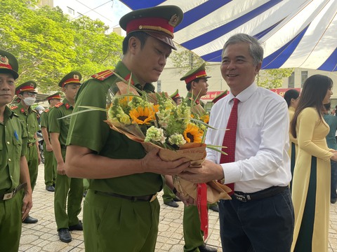 Công an TP.HCM ra quân trấn áp tội phạm thời gian diễn ra World Cup, Tết Nguyên đán - Ảnh 5. Công an TP.HCM ra quân trấn áp tội phạm thời gian diễn ra World Cup, Tết Nguyên đán - Ảnh 5.