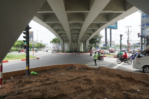 Sự cố cầu vượt Nguyễn Hữu Cảnh: Đang chọn tư vấn giám định - Ảnh 1. Sự cố cầu vượt Nguyễn Hữu Cảnh: Đang chọn tư vấn giám định - Ảnh 1.