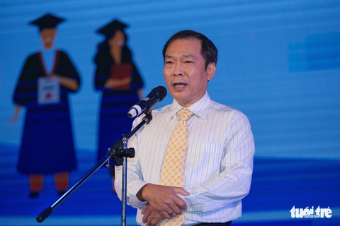 Ngày đêm chiến đấu với bệnh tật, bông hoa núi rừng khát khao học tập - Ảnh 4. Ngày đêm chiến đấu với bệnh tật, bông hoa núi rừng khát khao học tập - Ảnh 4.