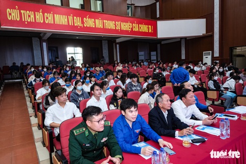 Ngày đêm chiến đấu với bệnh tật, bông hoa núi rừng khát khao học tập - Ảnh 16. Ngày đêm chiến đấu với bệnh tật, bông hoa núi rừng khát khao học tập - Ảnh 16.
