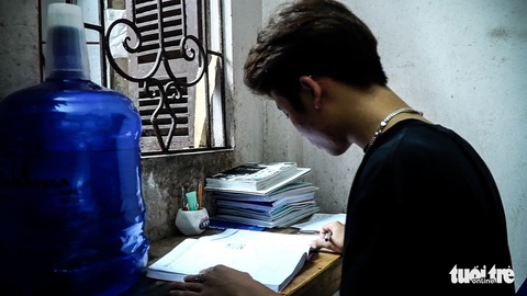 Vừa học vừa làm thêm, chàng trai Cao Lan vượt lên số phận - Ảnh 2. Vừa học vừa làm thêm, chàng trai Cao Lan vượt lên số phận - Ảnh 2.