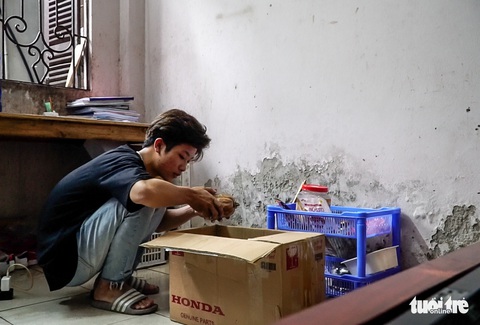 Vừa học vừa làm thêm, chàng trai Cao Lan vượt lên số phận - Ảnh 1. Vừa học vừa làm thêm, chàng trai Cao Lan vượt lên số phận - Ảnh 1.