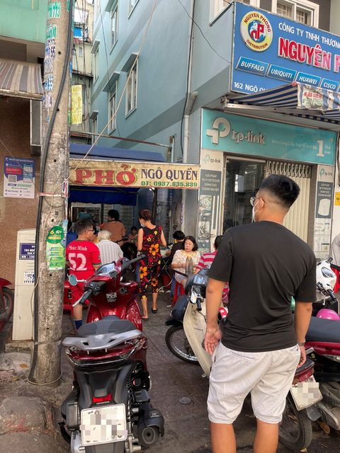 Bao năm lập nghiệp ở Sài thành, tôi gắn bó với tiệm phở bình dân - Ảnh 1. Bao năm lập nghiệp ở Sài thành, tôi gắn bó với tiệm phở bình dân - Ảnh 1.