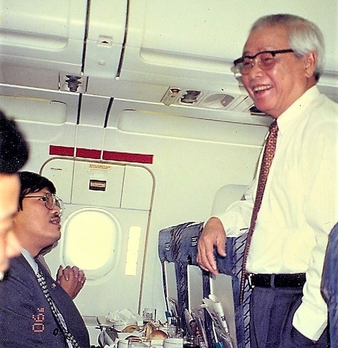 Ông Sáu Dân - Những kỷ niệm thương quý không quên: Vị Thủ tướng bản lĩnh và cuộc họp báo trên không - Ảnh 1. Ông Sáu Dân - Những kỷ niệm thương quý không quên: Vị Thủ tướng bản lĩnh và cuộc họp báo trên không - Ảnh 1.