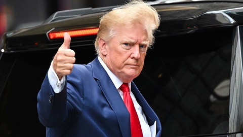 Ông Trump tranh cử tổng thống sớm để ngăn các đối thủ ở Đảng Cộng hòa? - Ảnh 1. Ông Trump tranh cử tổng thống sớm để ngăn các đối thủ ở Đảng Cộng hòa? - Ảnh 1.