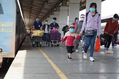 Thêm 8.000 vé tàu đi trong những ngày nghỉ Tết Quý Mão - Ảnh 1. Thêm 8.000 vé tàu đi trong những ngày nghỉ Tết Quý Mão - Ảnh 1.