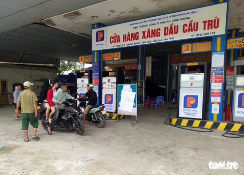 Hà Tĩnh: Nhiều cửa hàng tạm nghỉ bán vì... không có xăng dầu - Ảnh 3. Hà Tĩnh: Nhiều cửa hàng tạm nghỉ bán vì... không có xăng dầu - Ảnh 3.